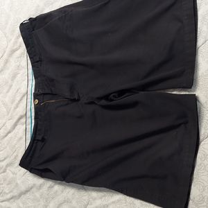 Volcom black shorts size 38 men's